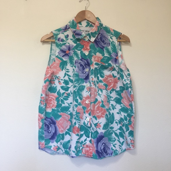 Tops - Vintage Sleeveless Floral Top